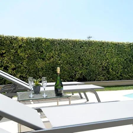 Cagnes-sur-mer Sleeps 8 Pool Air Con Wifi Villa