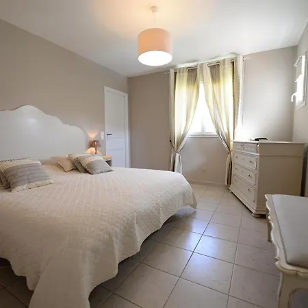 Cagnes-sur-mer Sleeps 8 Pool Air Con Wifi *